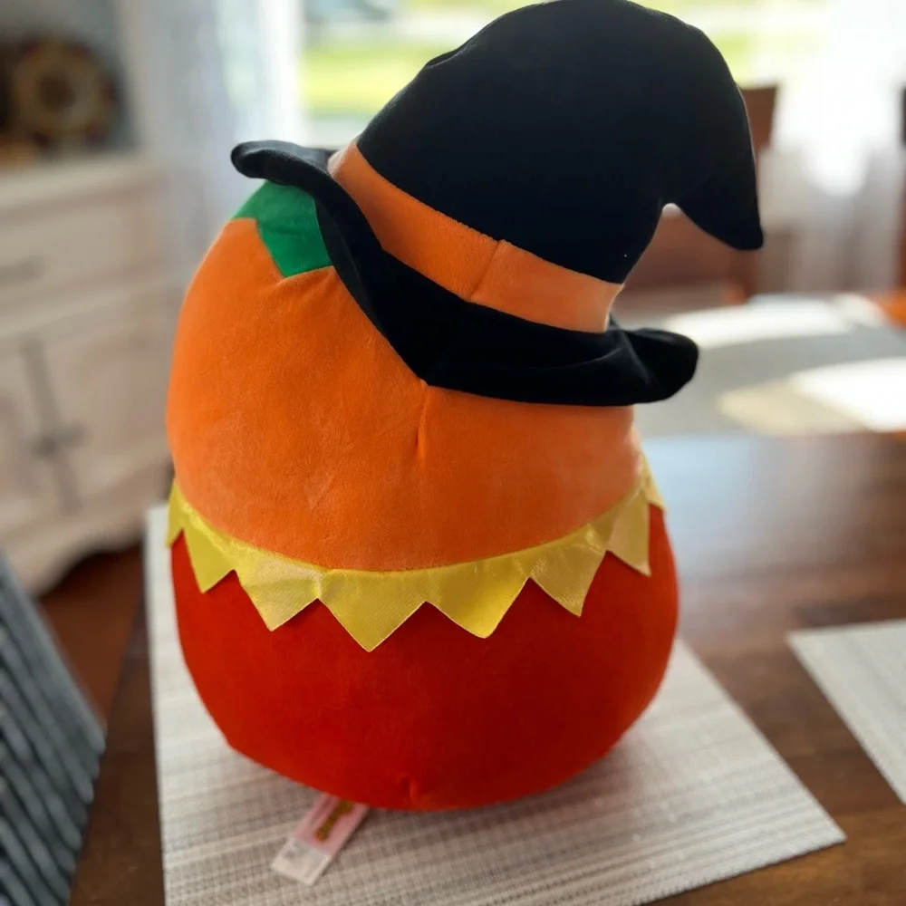 Reeces‎ Halloween Squishmallow